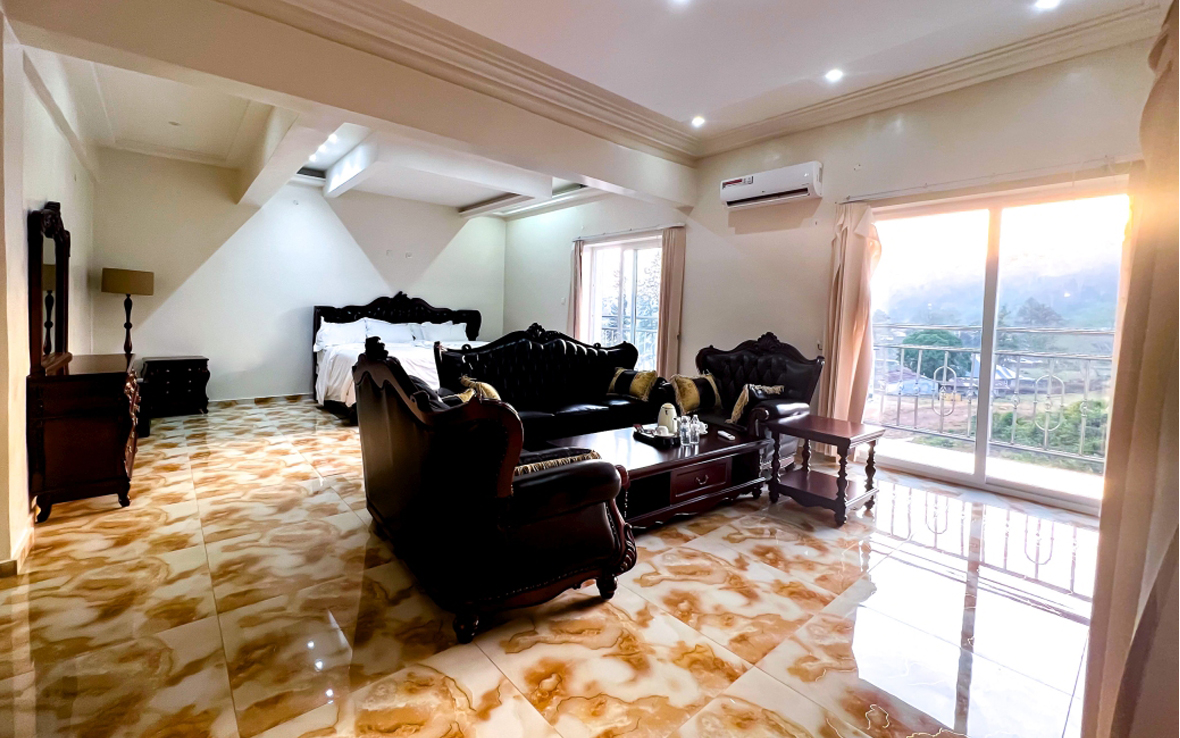 Dorwaila Inn & Suites Hotel luxury suite with mountain views